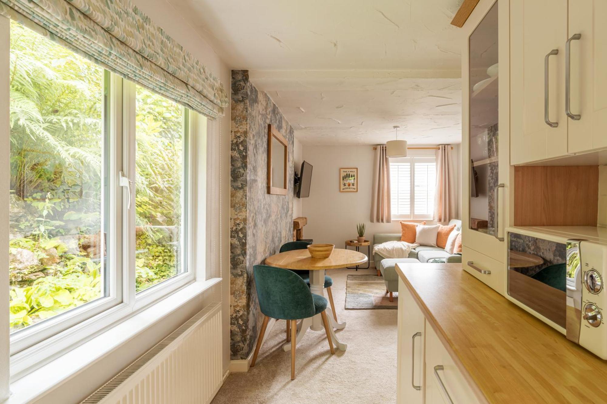 Villa Squirrel Bank, With A Hot Tub & Parking Bowness-on-Windermere Exterior foto